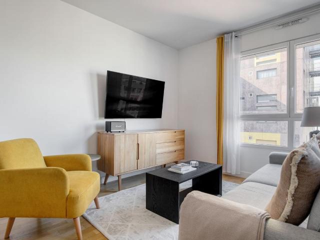 Stylish 2 Bedroom Apartment in Quartier de la Gare, Paris Amsterdam Apartments for Rent