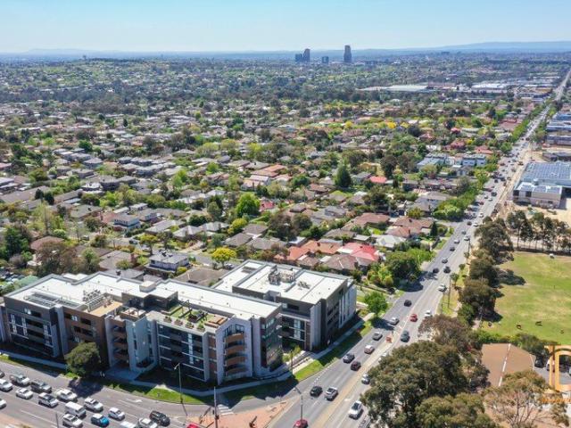 Stylish 2 Bedroom Apartment in the Heart of Burwood