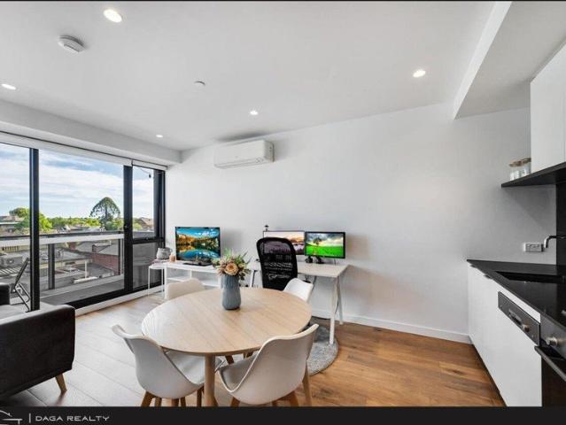 Stylish 2 Bedroom Apartment in the Heart of Hawthorn 403/6 Queens Avenue