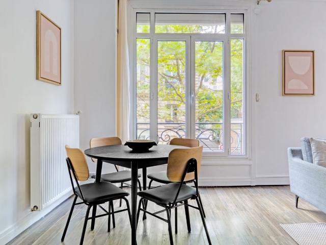 Stylish 2 Bedroom Apartment in the Heart of Paris, Paris Amsterdam Apartments for Rent