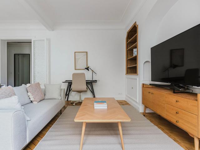 Stylish 2 Bedroom Apartment in the Heart of Paris