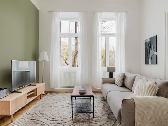 Stylish 2 Bedroom Apartment in Vibrant Vienna, Vienna Amsterdam Apartments for Rent