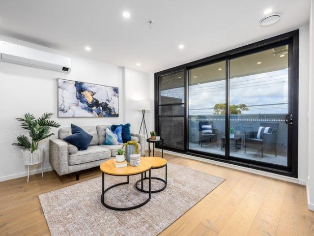 Stylish 2 Bedroom Apartment in Vibrant Moorabbin