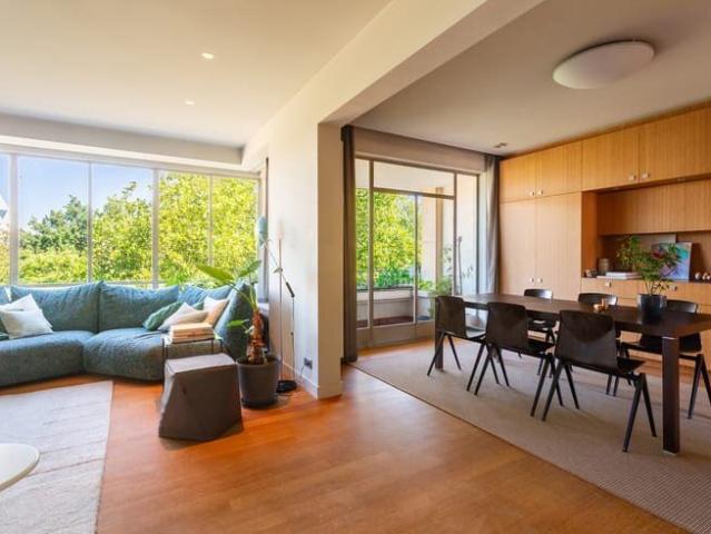 stylish 2 Bedroom Apartment Near King Albert Park