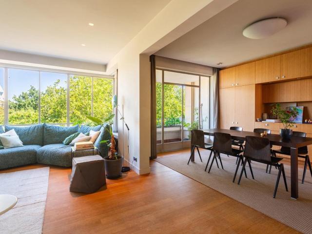 stylish 2 Bedroom Apartment Near King Albert Park