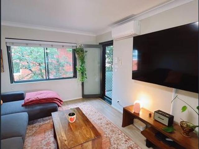 Stylish 2 Bedroom Apartment | Prime Rosebery Location | Direct Bus to UNSW & USYD!