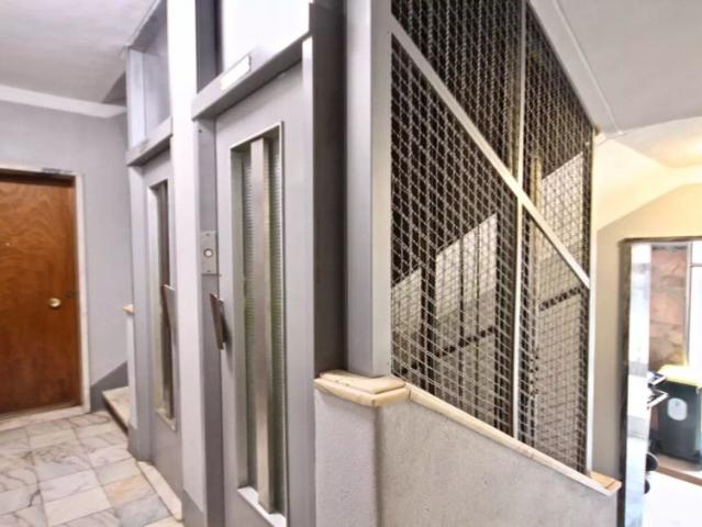 Stylish 2 bedroom apartment with AC for rent near train station in Campolide