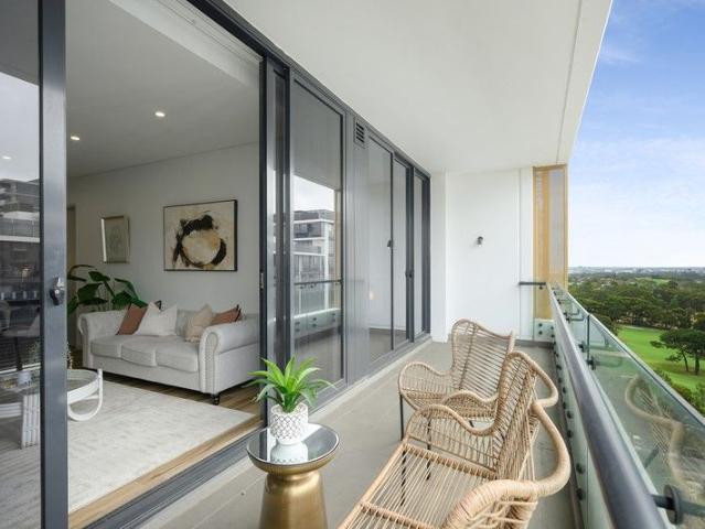Stylish 2 Bedroom Apartment with 2 Car Spaces
