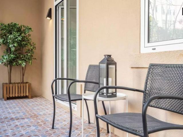 Stylish 2 bedroom apartment with balcony for rent near Monte Agudo Viewpoint in Arroios