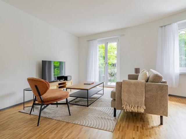 Stylish 2 Bedroom Apartment with Balcony in Sihlfeld, Zurich Amsterdam Apartments for Rent