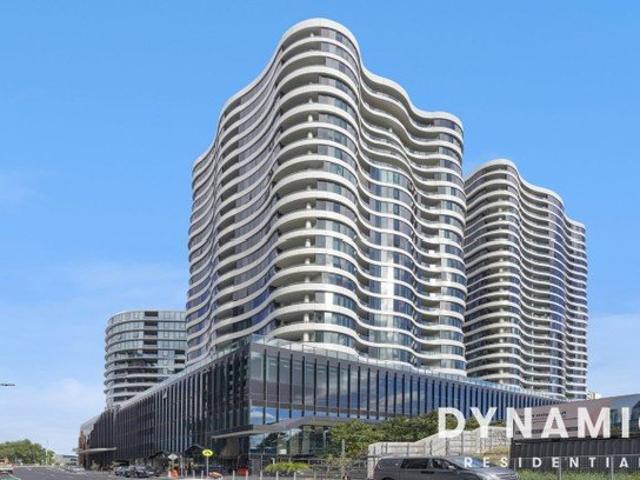 Stylish 2 Bedroom Apartment with Car Park & Resort Style Amenities in Victoria Square, Footscray