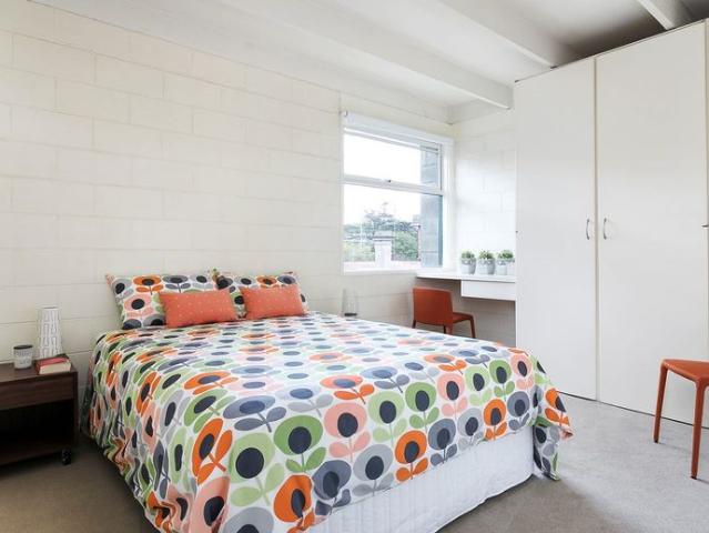 Stylish 2 Bedroom Apartment with City Views in Prime Clifton Hill Location