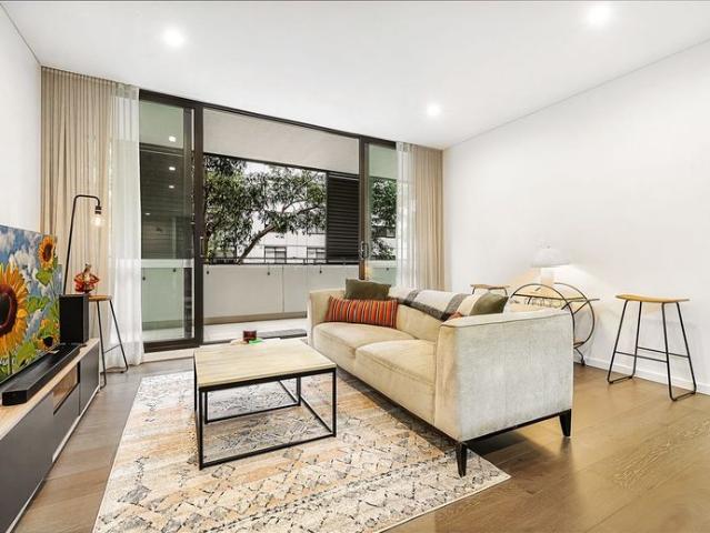 Stylish 2 Bedroom Apartment with Leafy Outlook