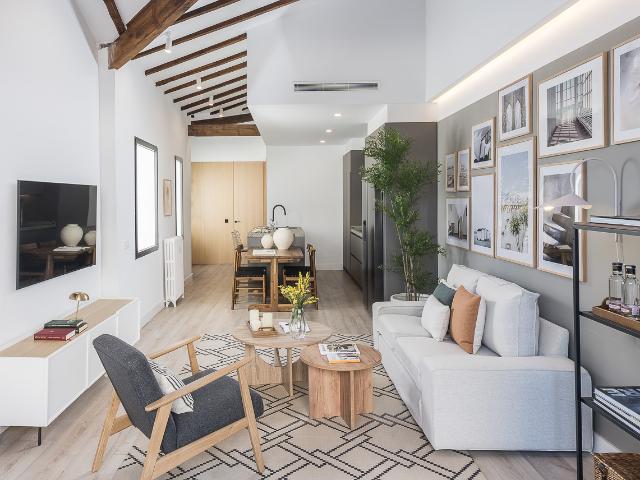 Stylish 2 bedroom apartment with private terrace