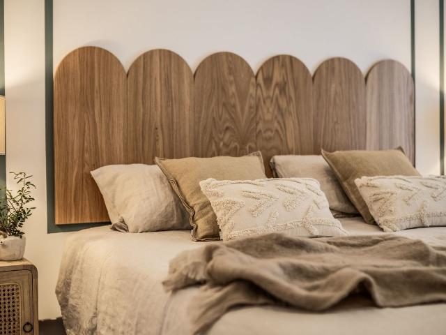 Stylish 2 Bedroom Beach Themed Apartment in Upscale Goya, Madrid Amsterdam Apartments for Rent