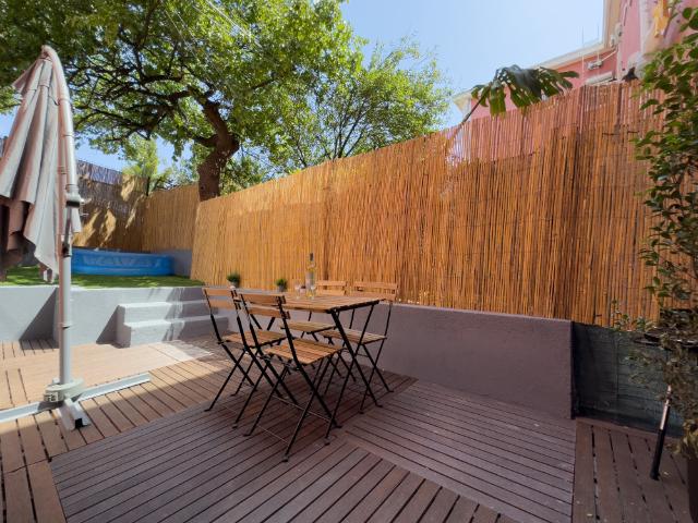 Stylish 2 Bedroom Flat with Terrace in Alcântara
