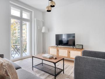 Stylish 2 Bedroom Furnished Apartment in Basel Vorstaedte, Basel Amsterdam Apartments for Rent
