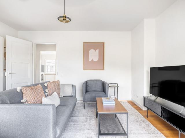 Stylish 2 Bedroom Furnished Apartment in Weinegg, Zurich Amsterdam Apartments for Rent