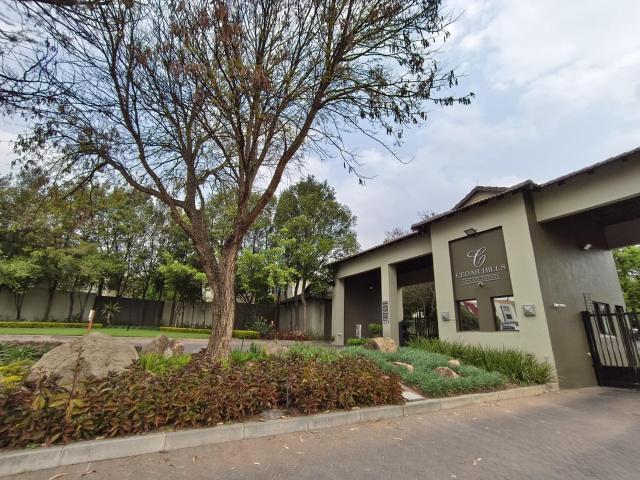 Stylish 2 Bedroom Ground Floor Apartment in Cedar Hills Private Estate