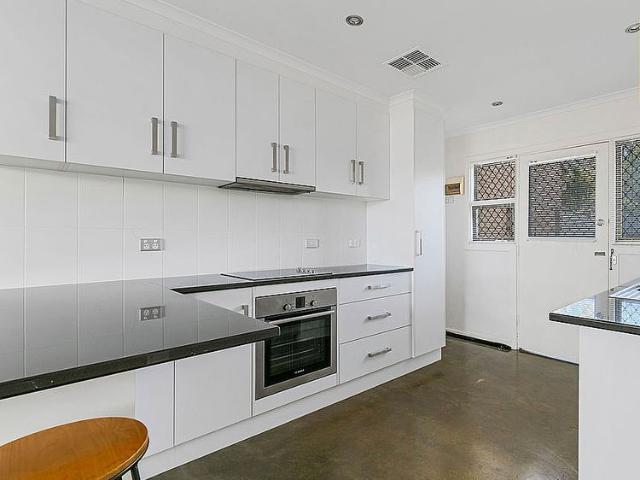 Stylish 2 Bedroom Home in Lower Mitcham