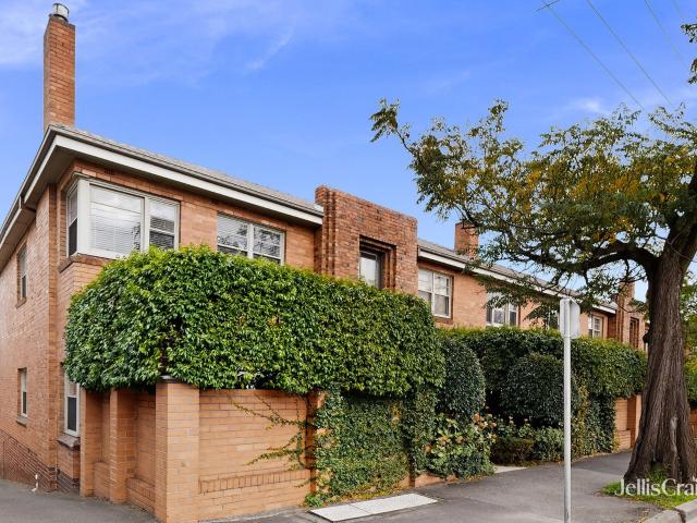Stylish 2 Bedroom Home with Separate Living Zones – Hawthorn
