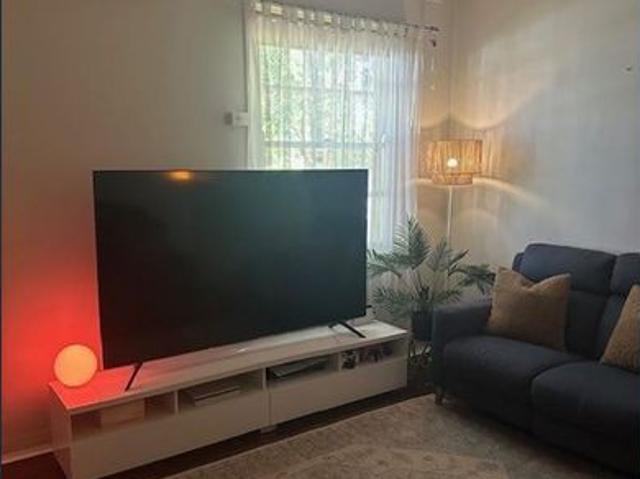 Stylish 2 Bedroom Home with Study, Modern Kitchen & Bathroom and Spacious Garden