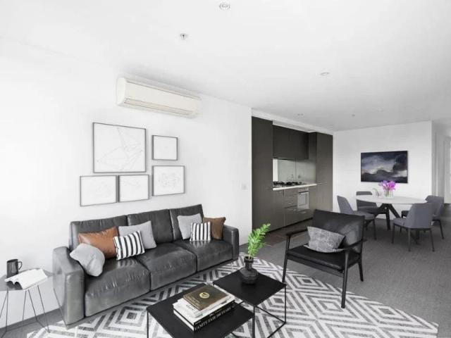 Stylish 2 bedroom in First Class Location & great building amenities