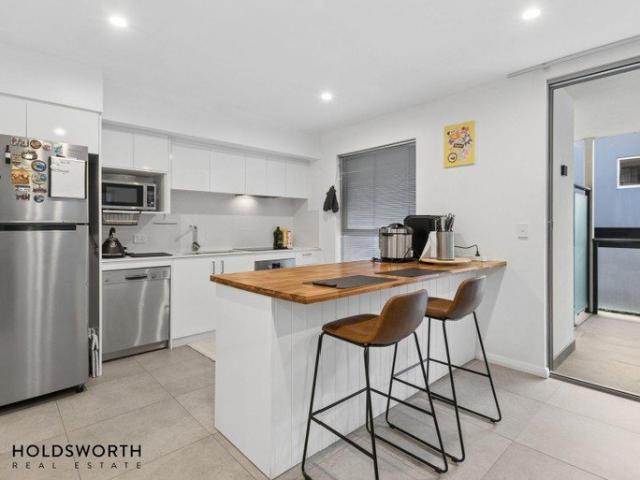 Stylish 2 Bedroom Living in a Convenient Location