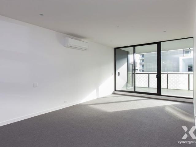 Stylish 2 Bedroom Living with Garden Views in the Heart of Abbotsford