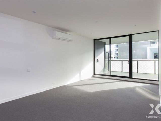 Stylish 2 Bedroom Living with Garden Views in the Heart of Abbotsford