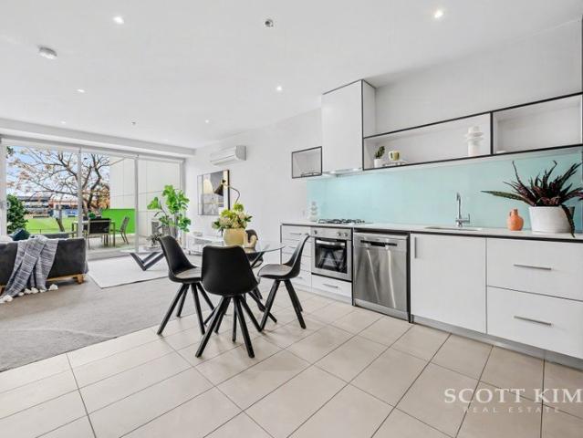 Stylish 2 Bedroom Living with Large Balcony & City Convenience