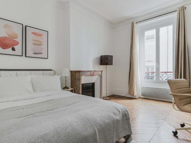 Stylish 2 Bedroom Retreat in Batignolles, Paris, Paris Amsterdam Apartments for Rent