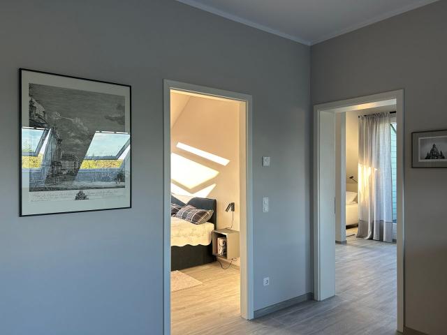 Stylish 2 Room Apartment | 90 m² | Dresden North | Parking & WiFi, Dresden Amsterdam Apartments for Rent