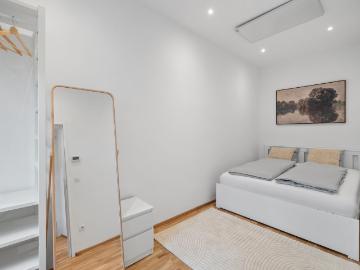Stylish 2 Room Apartment Schönbrunn Near Metro, Vienna Amsterdam Apartments for Rent