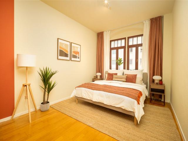 Stylish 2 room apartment with workplace, Dresden Amsterdam Apartments for Rent