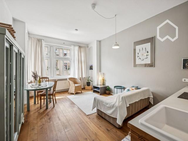 Stylish 2 Room Apartment with Balcony in the Heart of Neukölln, Berlin Amsterdam Apartments for Rent