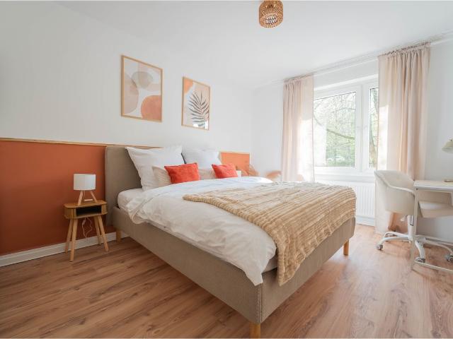 Stylish 2 Room Apartment with Balcony in Wuppertal – Central & Fully Furnished, Wuppertal Amsterdam Apartments for Rent