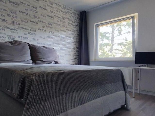 Stylish 2 Room Apartment with Balcony & Parking – Fully Furnished, Berlin Amsterdam Apartments for Rent