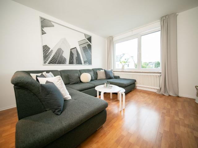 Stylish 2 room apartment with loggia, high quality furnishings & cleaning service – prime location in Unterbilk, Dusseldorf Amsterdam Apartments for Rent