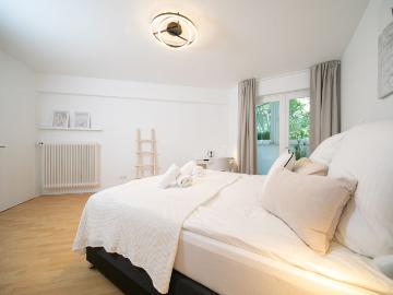 Stylish 2 room apartment with loggia, high quality furnishings & cleaning service – prime location in Unterbilk, Dusseldorf Amsterdam Apartments for Rent