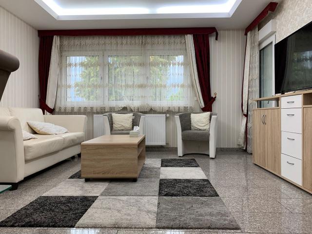 Stylish 2 Room Apartment with Stunning Views and Exceptional Location, Wiesbaden Amsterdam Apartments for Rent