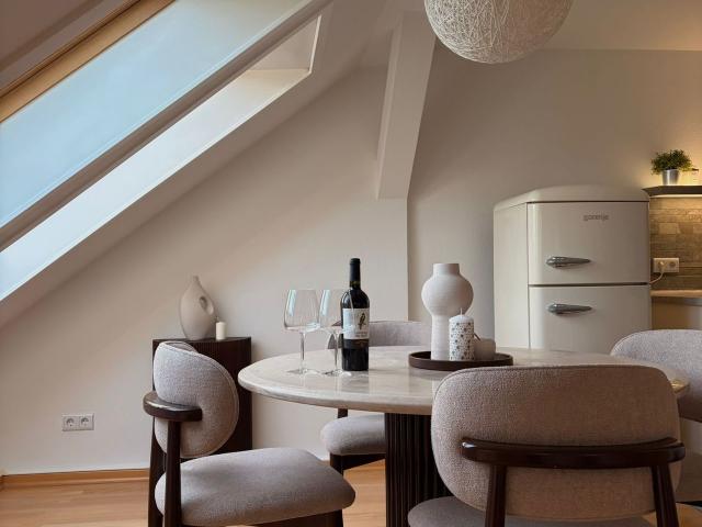 Stylish 2 room attic apartment directly at the Zoo with skyline view over Leipzig, Leipzig Amsterdam Apartments for Rent