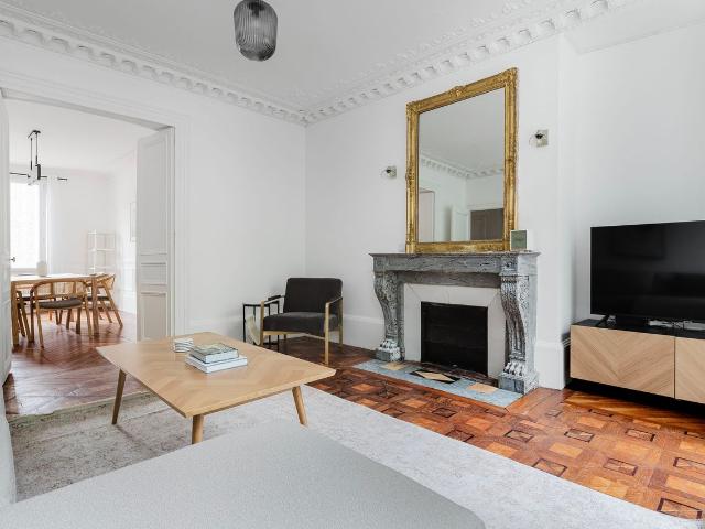 Stylish 3 Bed Apartment in the Heart of Paris, Paris Amsterdam Apartments for Rent