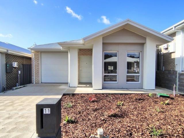 STYLISH 3 BEDROOM, 2 BATHROOM HOME LOW MAINTENANCE LIVING