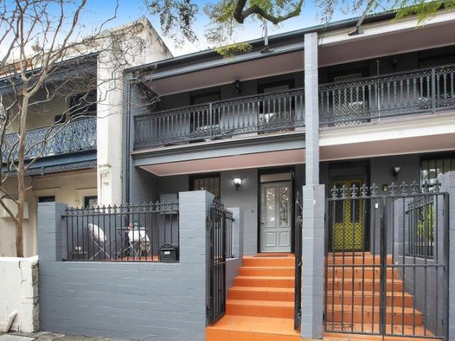 Stylish 3 Bedroom Terrace Opposite Alexandria Park with Prime Location and Modern Amenities