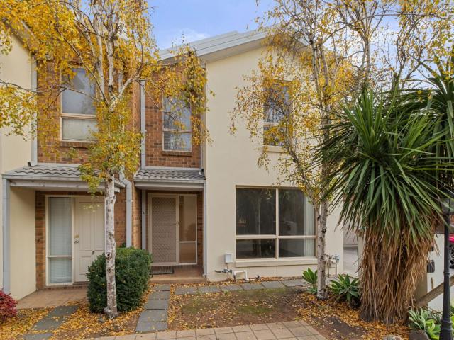 STYLISH 3 BEDROOM TOWNHOUSE