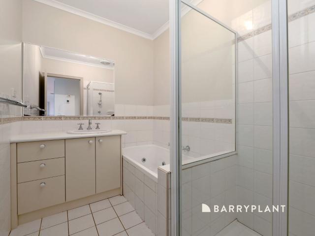 Stylish 3 Bedroom Townhouse in Prime Location