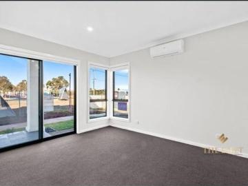 Stylish 3 Bedroom Townhouse with Open Plan Living and Balcony Private inspection available at 30 minutes notice