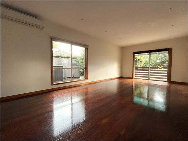 Stylish 3 Bedroom Walking Distance to Clayton!