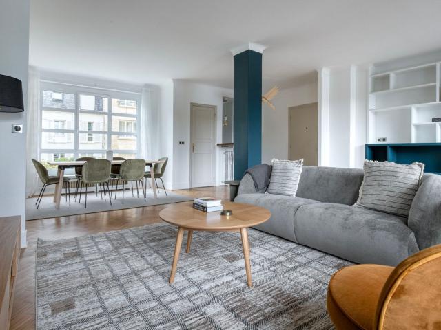 Stylish 3 Bedroom Apartment in Auteuil, Paris